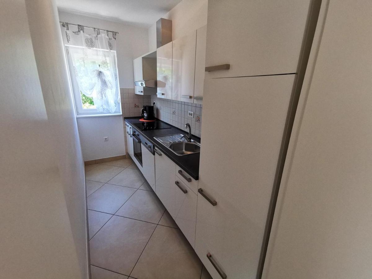 Villa Sara Crikvenica Bagian luar foto